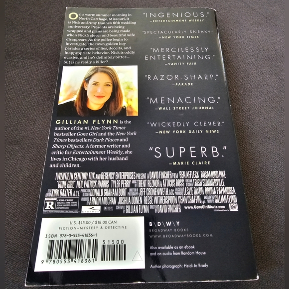 Gone Girl By Gillian Flynn (Paperback) - Picture 2 of 4